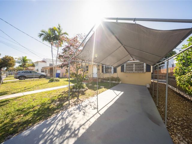 Продажа дома по адресу 3330 SW 2nd St - фото 7437437