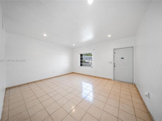 Продажа дома по адресу 3330 SW 2nd St - фото 7437438