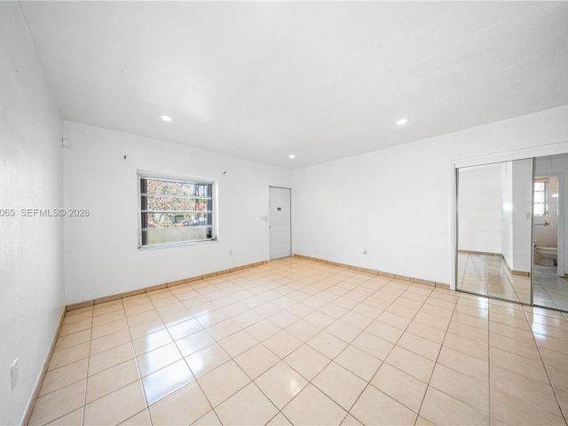 Продажа дома по адресу 3330 SW 2nd St - фото 7437439