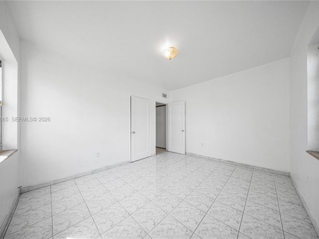 Продажа дома по адресу 3330 SW 2nd St - фото 7437444