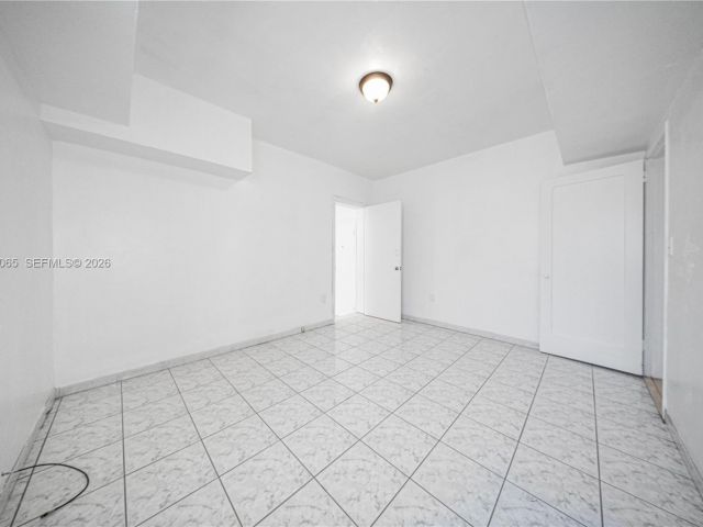 Продажа дома по адресу 3330 SW 2nd St - фото 7437447