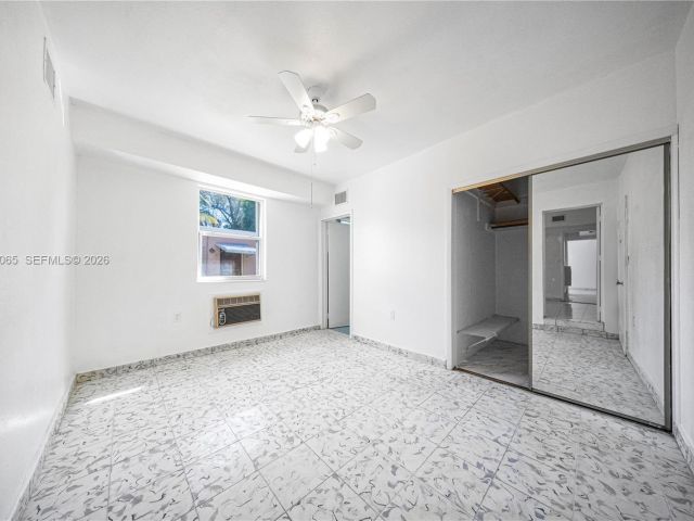 Продажа дома по адресу 3330 SW 2nd St - фото 7437448