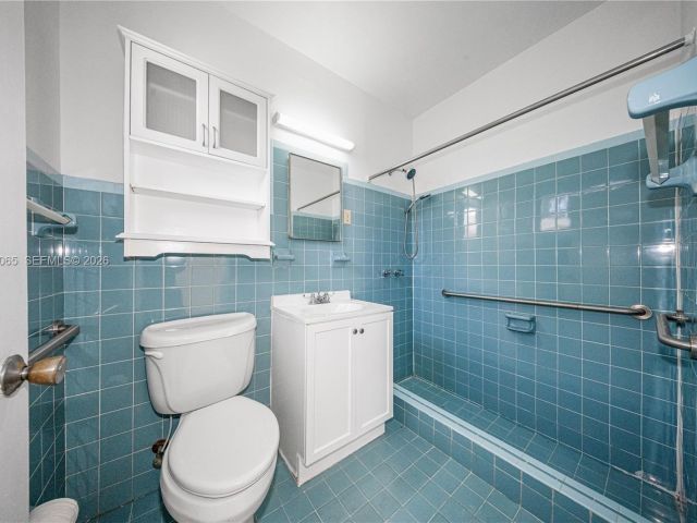 Продажа дома по адресу 3330 SW 2nd St - фото 7437449