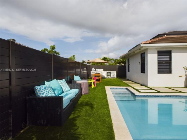 Продажа дома по адресу 14560 SW 22nd Ter - фото 7446006