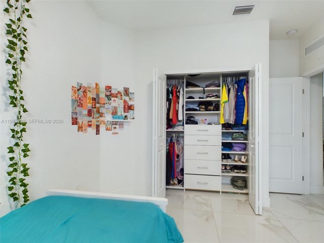 Продажа дома по адресу 14560 SW 22nd Ter - фото 7446022