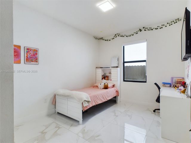 Продажа дома по адресу 14560 SW 22nd Ter - фото 7446023