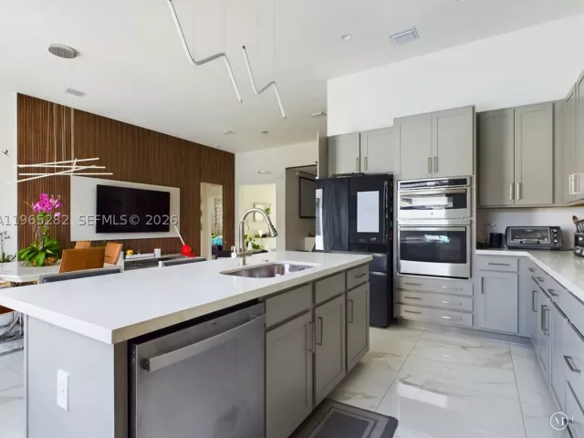 Продажа дома по адресу 14560 SW 22nd Ter - фото 9054617