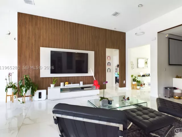 Продажа дома по адресу 14560 SW 22nd Ter - фото 9054619
