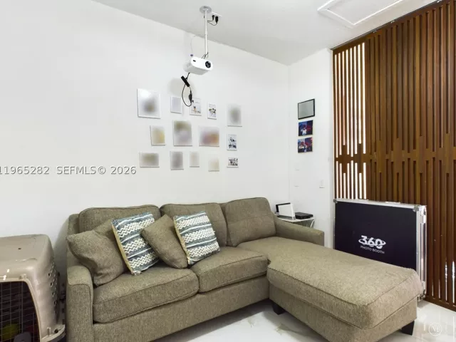 Продажа дома по адресу 14560 SW 22nd Ter - фото 9054630