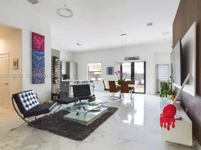 Продажа дома по адресу 14560 SW 22nd Ter - фото 9054648