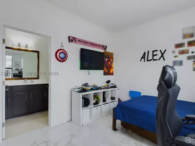 Продажа дома по адресу 14560 SW 22nd Ter - фото 9054661
