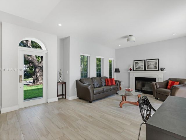 Продажа дома по адресу 1320 San Benito Ave - фото 7470717