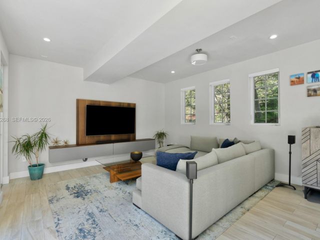 Продажа дома по адресу 1320 San Benito Ave - фото 7470725