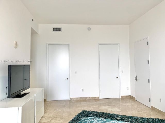 Квартира в аренду номер3805 - фото 7445128