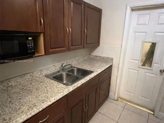 Продажа дома по адресу 540 NW 119th St - фото 7463871