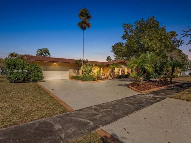 Дом в аренду по адресу 11201 SW 136th St - фото 7428850