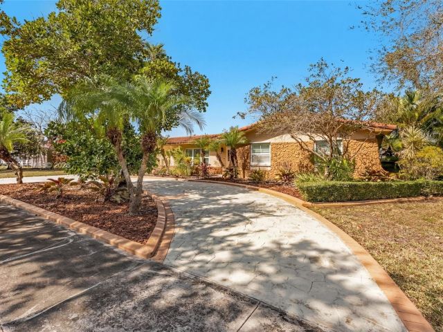 Дом в аренду по адресу 11201 SW 136th St - фото 7428852