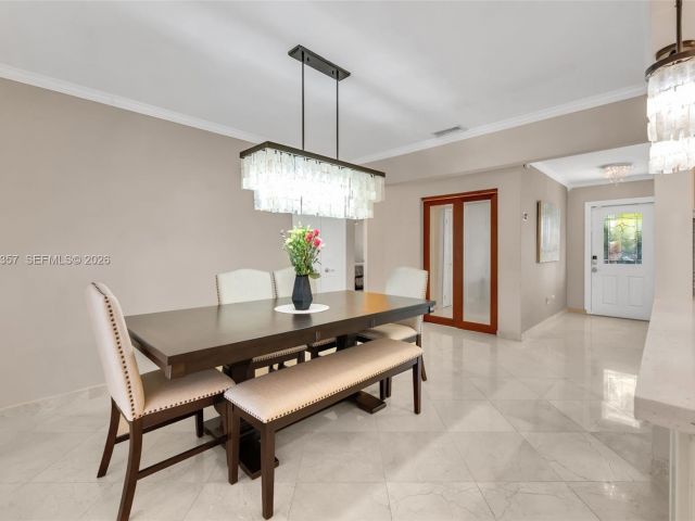 Дом в аренду по адресу 11201 SW 136th St - фото 7428863