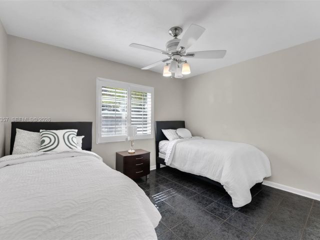 Дом в аренду по адресу 11201 SW 136th St - фото 7428865