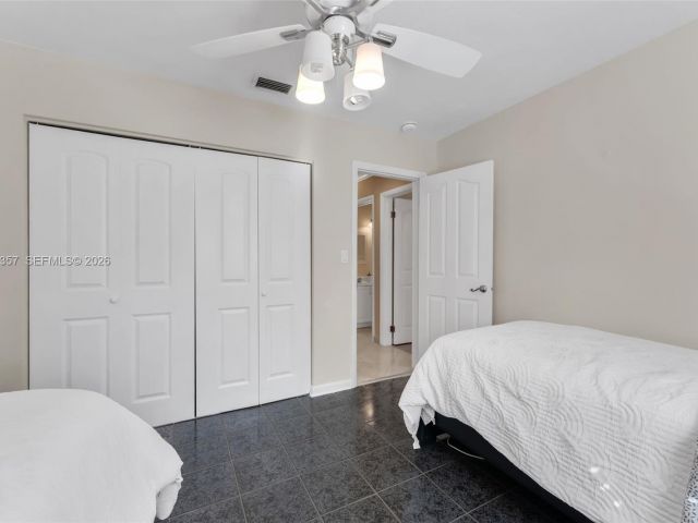 Дом в аренду по адресу 11201 SW 136th St - фото 7428866