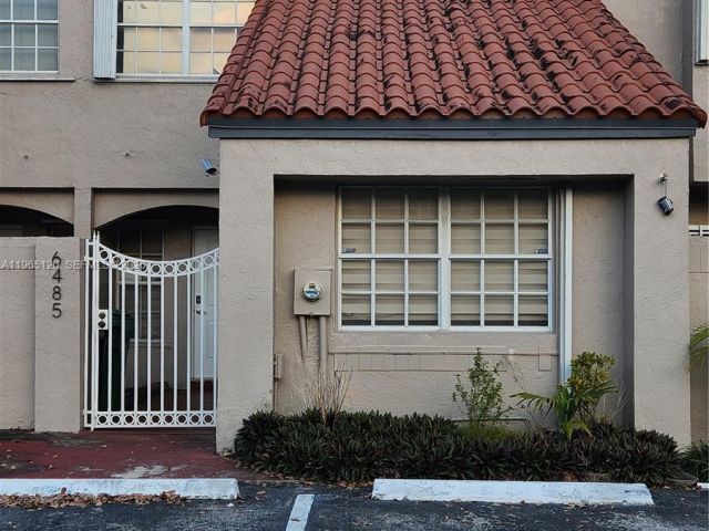 Продажа дома по адресу 6485 SW 129th Ave - фото 7445498