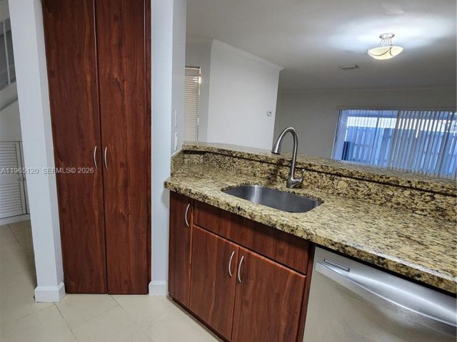 Продажа дома по адресу 6485 SW 129th Ave - фото 7445512