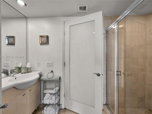 Продажа квартиры #4708 - фото 7499235