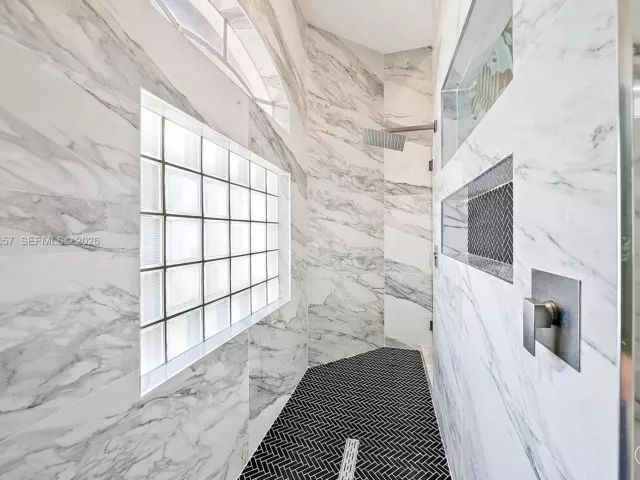 Продажа дома по адресу 7802 N 130th Ave N - фото 7451136