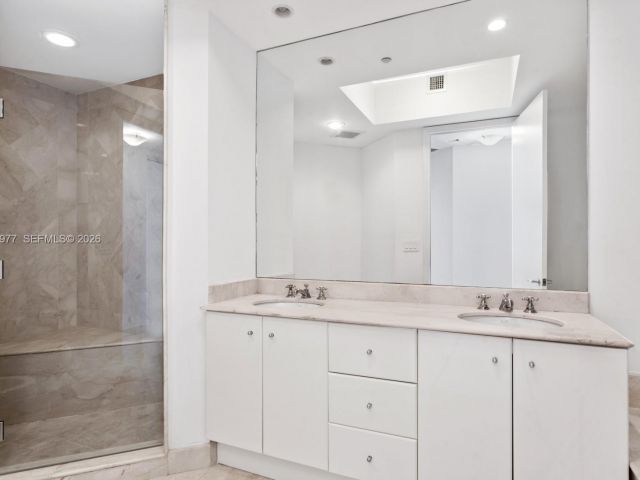 Квартира в аренду номер1001 - фото 7428937