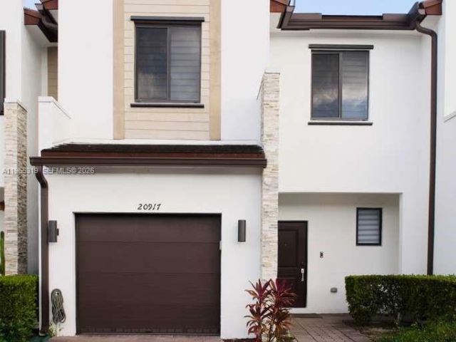 Продажа дома по адресу 20917 NE 8th Ave - фото 7444035