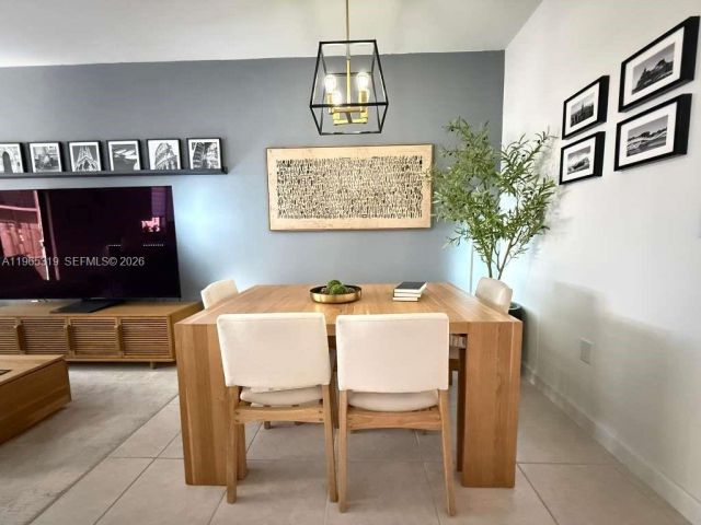 Продажа дома по адресу 20917 NE 8th Ave - фото 7444049