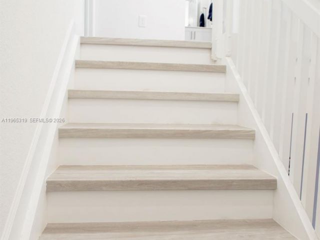 Продажа дома по адресу 20917 NE 8th Ave - фото 7444054