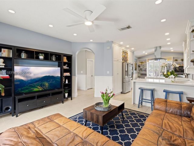 Продажа дома по адресу 3122 SW 144th Pl - фото 7515357