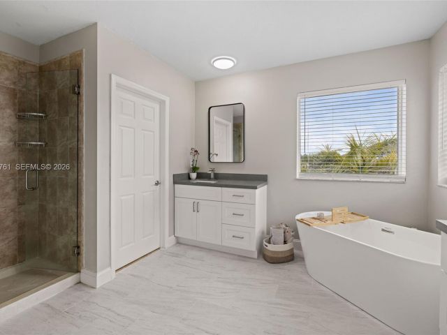 Продажа дома по адресу 3122 SW 144th Pl - фото 7515367