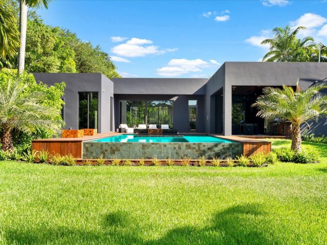 Дом в аренду по адресу 871 NE 83rd St - фото 7429006