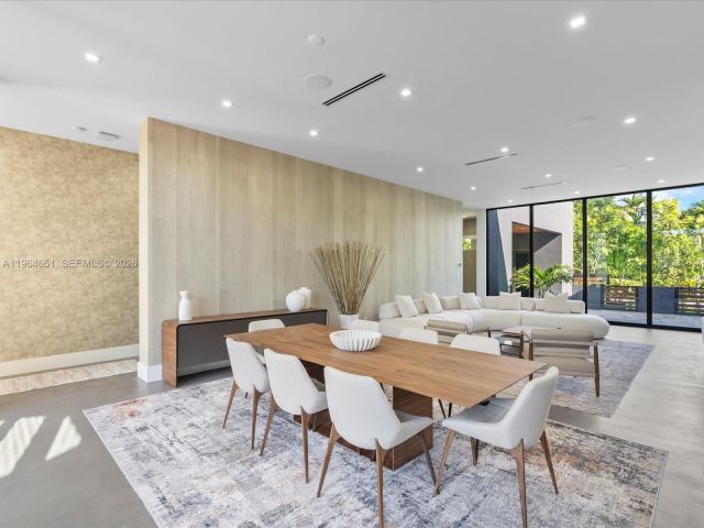 Дом в аренду по адресу 871 NE 83rd St - фото 7429017