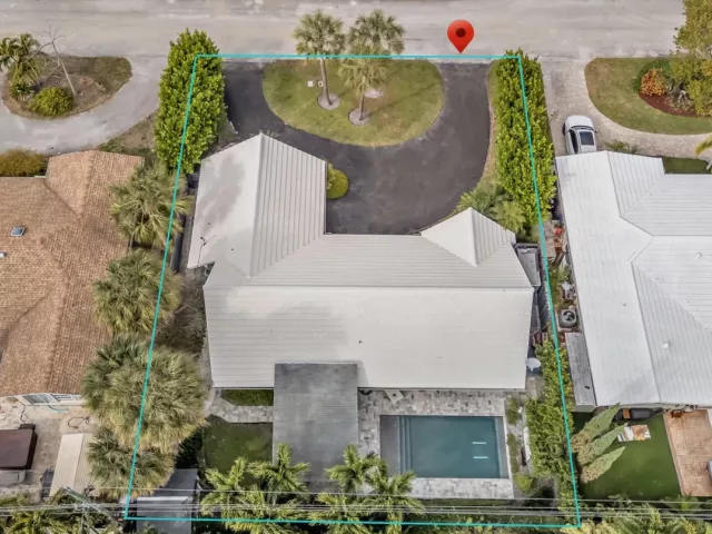 Продажа дома по адресу 1920 NE 57th Street - фото 9384071