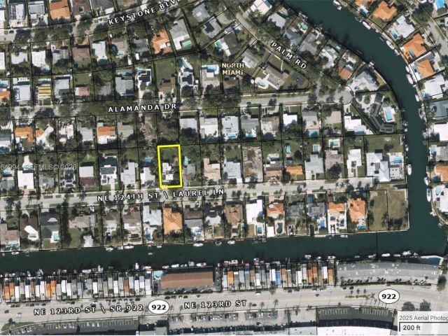 Продажа дома по адресу 2141 NE 124th St - фото 7429065