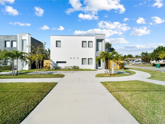 Продажа дома по адресу 18700 SW 117th Ave - фото 7509108