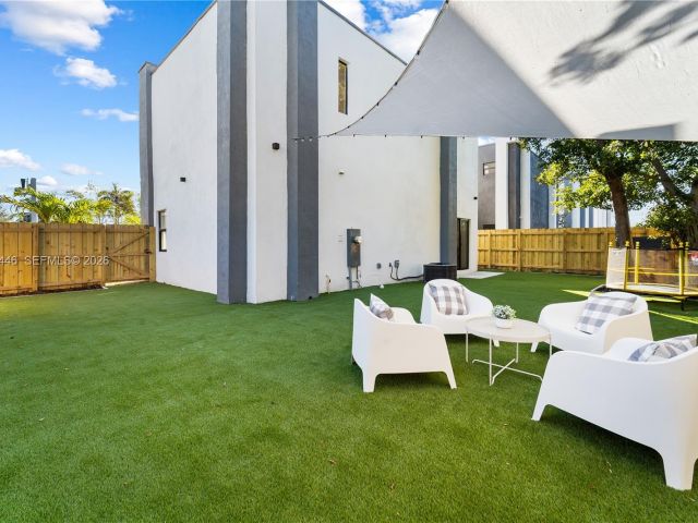 Продажа дома по адресу 18700 SW 117th Ave - фото 7509110