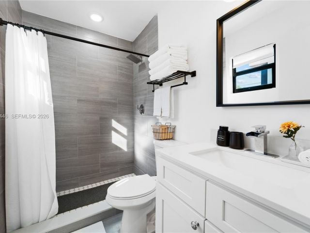 Продажа дома по адресу 18700 SW 117th Ave - фото 7509111