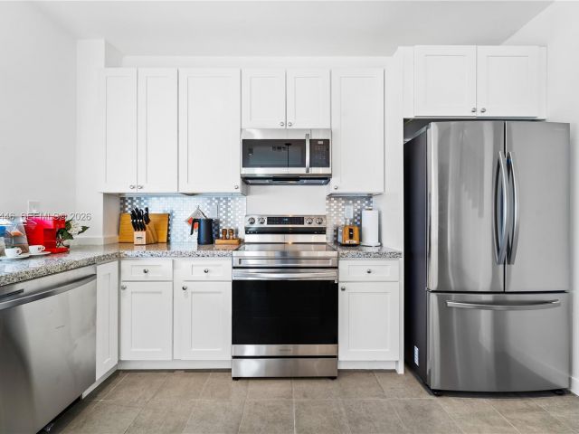 Продажа дома по адресу 18700 SW 117th Ave - фото 7509119