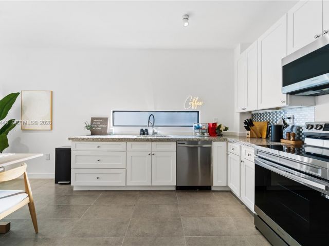 Продажа дома по адресу 18700 SW 117th Ave - фото 7509120