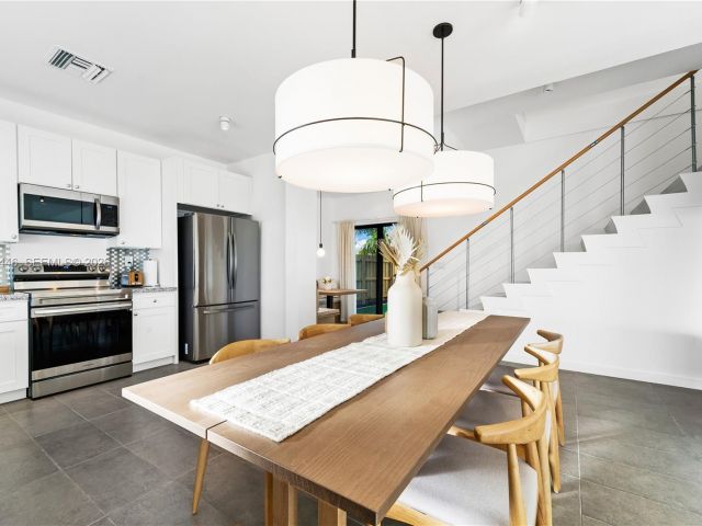 Продажа дома по адресу 18700 SW 117th Ave - фото 7509122