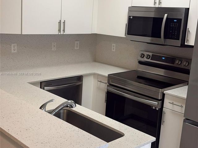 Дом в аренду по адресу 10776 NW 84th Ln 8-30 - фото 7485484