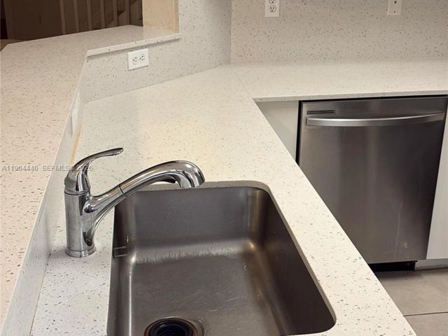 Дом в аренду по адресу 10776 NW 84th Ln 8-30 - фото 7485488