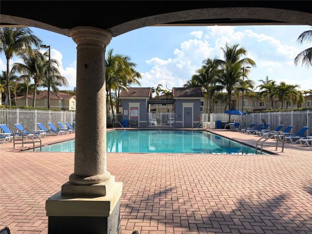 Дом в аренду по адресу 10776 NW 84th Ln 8-30 - фото 7485491