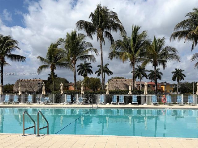 Дом в аренду по адресу 10776 NW 84th Ln 8-30 - фото 7485495