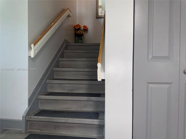 Продажа дома по адресу 5320 NW 190th St - фото 7428585