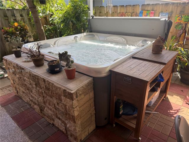 Продажа дома по адресу 5320 NW 190th St - фото 7428597